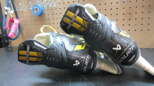 Load image into Gallery viewer, Used Bauer Supreme M3 Ice Hockey Skate - Size 4
