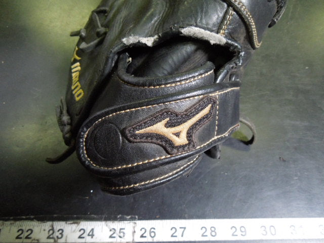 Load image into Gallery viewer, Used Mizuno MVP Prime GXF50FP RHT 13" Fastpitch Softball Glove
