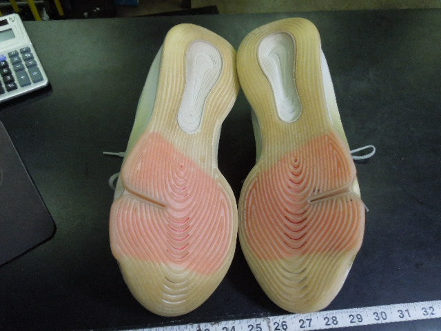Load image into Gallery viewer, Used Nike Air Zoom GT Hustle 3 Basketball Shoes Size 13.5
