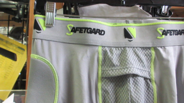 Load image into Gallery viewer, Used SafetGard Compression Shorts - Size Adult Large
