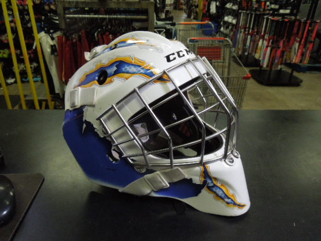 Load image into Gallery viewer, Used CCM GFL 1.9 Senior Ice Hockey Goalie Mask Size 6 3/4 - 7 1/4
