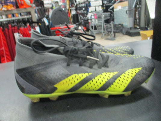 Used Adidas Predator Size 6.5 Soccer Cleats