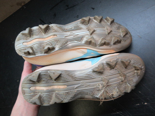Load image into Gallery viewer, Used Mizuno Wave Finch Lightrevo Women's Molded Softball Cleats - Size 9
