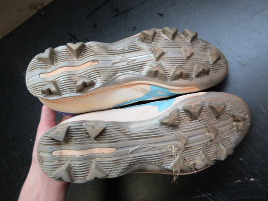 Used Mizuno Wave Finch Lightrevo Women's Molded Softball Cleats - Size 9