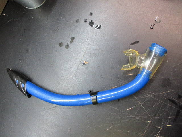 Load image into Gallery viewer, Used U.S Divers Snorkel
