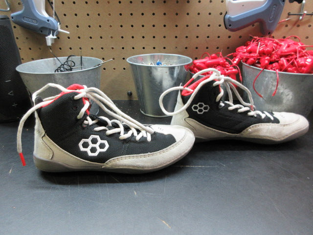 Load image into Gallery viewer, Used Kids' RUDIS Courage Wrestling Shoes - Size 5
