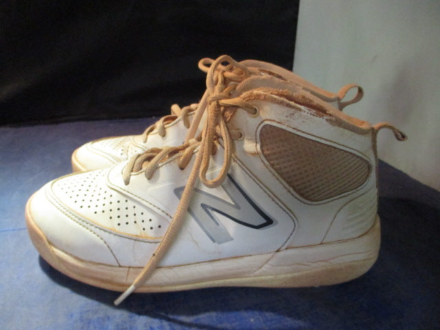 Load image into Gallery viewer, Used New Balance Cleats Size 4
