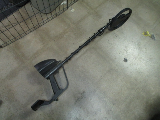 Load image into Gallery viewer, Used Kids Metal Detector with Small Shovel and Spade
