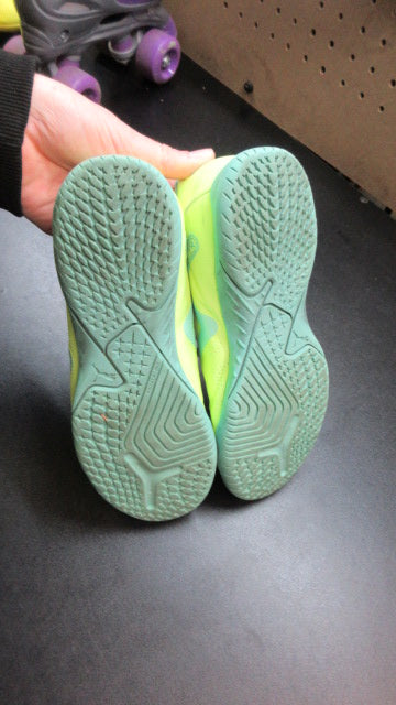 Used Puma Future Play Indoor Soccer Shoes - Size 1