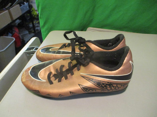 Used Nike Hyper Venom Size Youth 1 Soccer Cleats