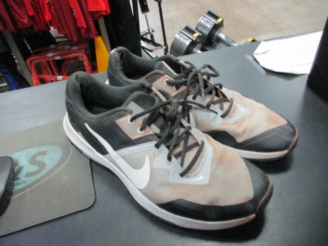 Load image into Gallery viewer, Used Nike Turf Cleats Size 13 - Heels Have Wear

