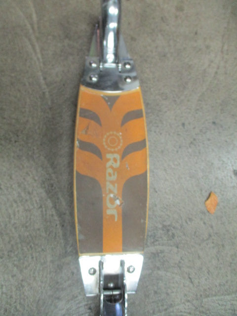 Load image into Gallery viewer, Used Razor Wood Kick Kids Big Wheel Scooter
