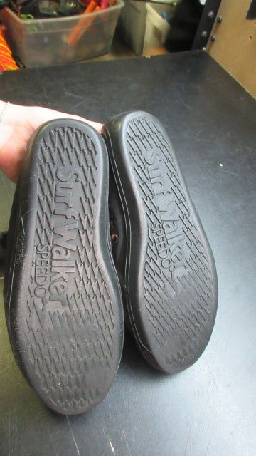 Load image into Gallery viewer, Used Speedo Water Shoes - Size 8
