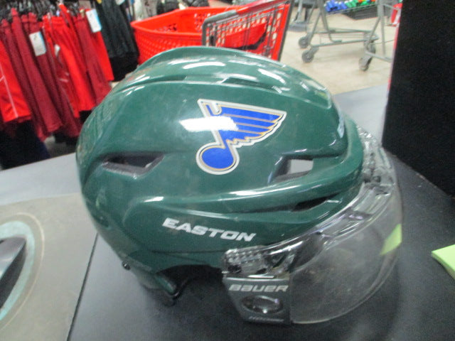 Load image into Gallery viewer, Used Easton E700 Hockey Helmet Size Small
