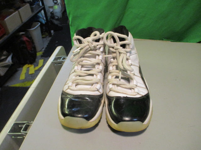 Load image into Gallery viewer, Used Jordan 11 Retro Concord Size Youth 6.5 Basketball Shoes
