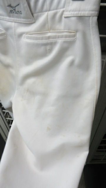 Load image into Gallery viewer, Used Mizuno Knicker Bottom Pants Youth Size XL - stains
