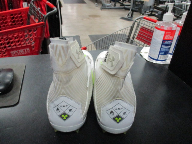 Load image into Gallery viewer, Used Under Armour Football Cleats Size 12
