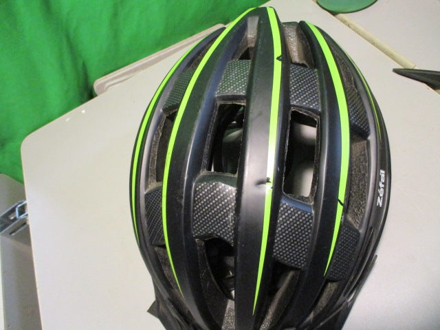 Load image into Gallery viewer, Used Zefal Size Large Bicycle Helmet
