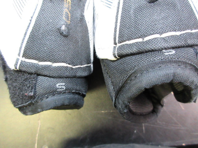Load image into Gallery viewer, Used Easton Stealth C5.0 Hockey Elbow Pads - Size Junior Small
