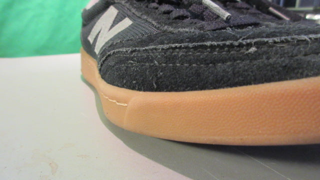 Load image into Gallery viewer, Used New Balance Girls Low Profile 5Y Shoes

