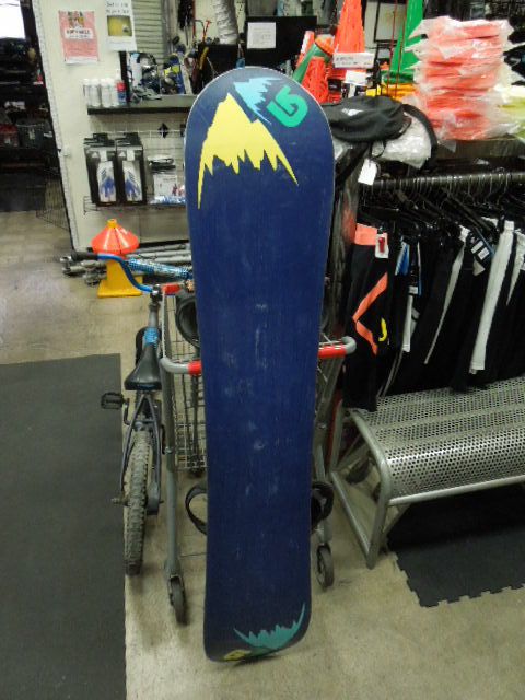 Load image into Gallery viewer, Used Burton Sherlock FlyingV 154cm Snowboard w/Matching Burton Mission Bindings
