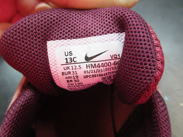 Load image into Gallery viewer, Used Nike Cosmic Runner Sneakers - Size Youth 13
