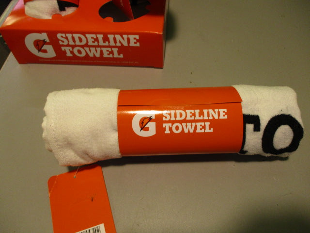 Load image into Gallery viewer, Gatorade Sideline TOWEL 16" H x 25" W
