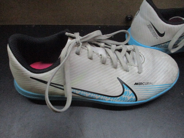 Load image into Gallery viewer, Used Nike Mercurial Vapor 15 Club Indoor Soccer Cleats - Size Youth 2
