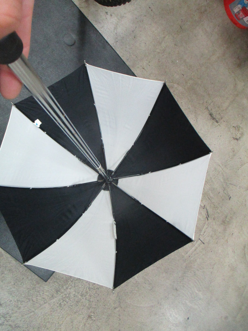 Load image into Gallery viewer, Used Leighton Golf Umbrella
