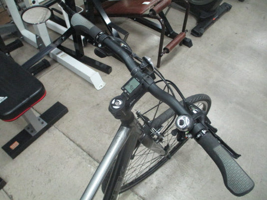 Used Trek 7.2FX 700C 24 Speed Hybrid Bike w/ Computer (Needs New Tire & Tune Up)