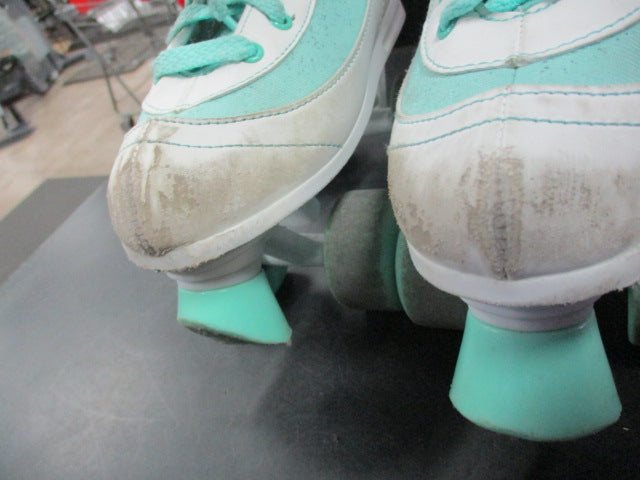 Load image into Gallery viewer, Used Roller Derby firestar Size Girls 3 Roller Skates

