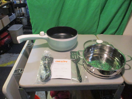 Dezin Electric Cooker 1.5L - Open Box - Cord Behind Counter