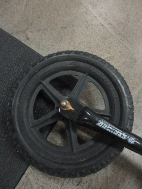 Load image into Gallery viewer, Used Strider Ultra Light Balance Bike
