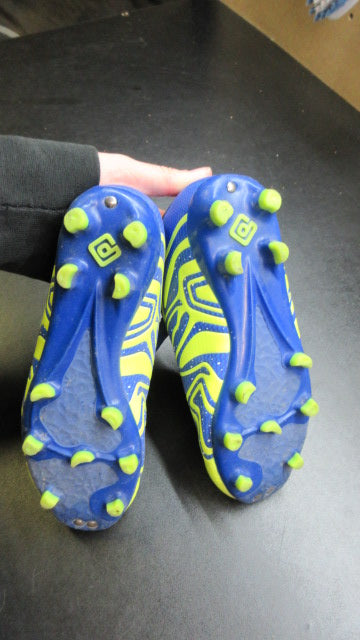 Load image into Gallery viewer, Used Dream Pairs Soccer Cleats - Size Youth 13
