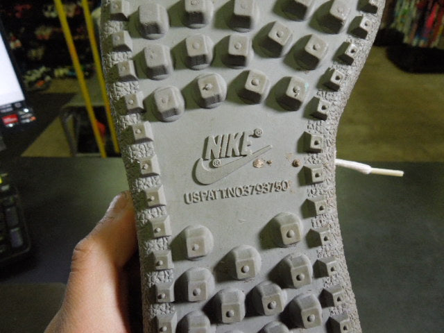Load image into Gallery viewer, Vintage Nike 1984 Bruin Turf Shoe Size 8.5 Pre Patent Version

