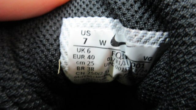 Load image into Gallery viewer, Used Nike Alpha Fastflex Baseball Cleats - Size 7
