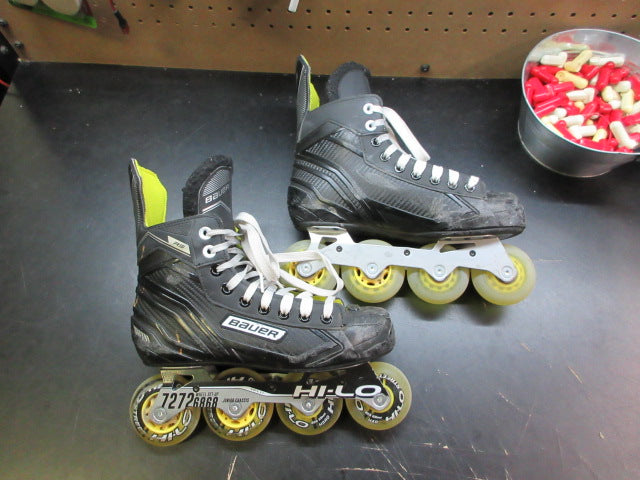 Load image into Gallery viewer, Used Bauer RS Roller Hockey Skates - Junior 5
