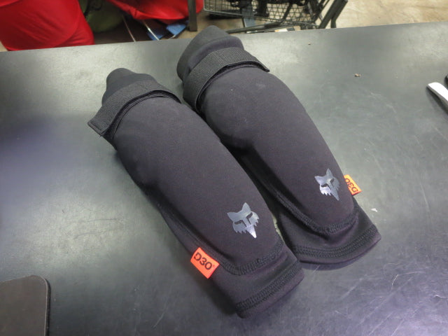 Load image into Gallery viewer, Used Fox Racing Youth Launch Elbow Guards Size Youth
