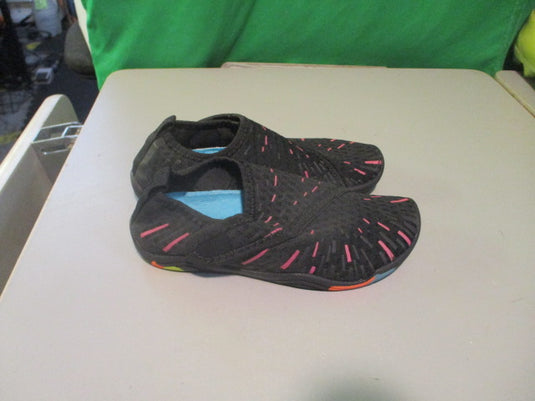 Used Water Shoes Size Youth 29