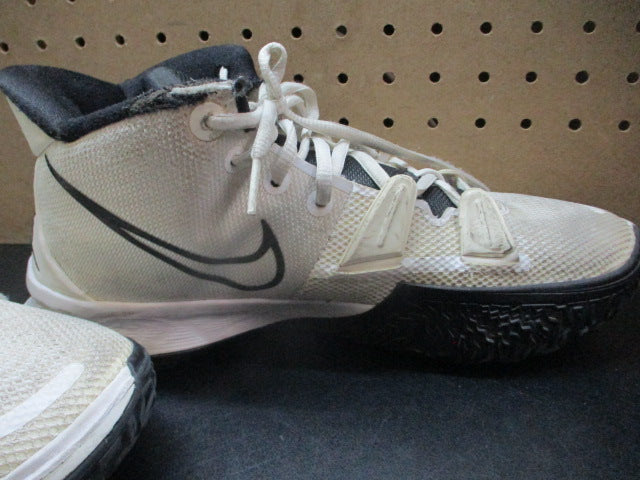 Load image into Gallery viewer, Used Nike Kyrie 7 TB White Basketball Shoes - Size 9
