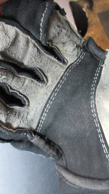 Used CCM FT475 10" Hockey Gloves