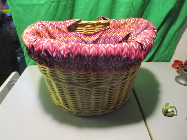 Load image into Gallery viewer, Used Wicker Bicycle BASKET With Liner
