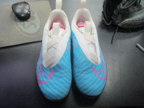 Used Nike Phantom Size 4.5 Soccer Turf Soccer Shoes