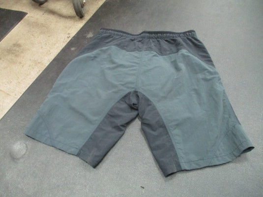 Used Endura Size Mens Medium Cycling Padded Shorts