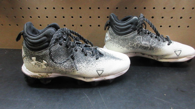 Load image into Gallery viewer, Used Under Armour Spotlight Franchise 2.0 RM Football Cleats - Size Youth 3
