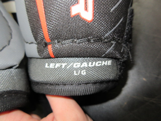 Load image into Gallery viewer, Used Bauer Lil Sport Hockey Elbow Pads - Size Youth Large
