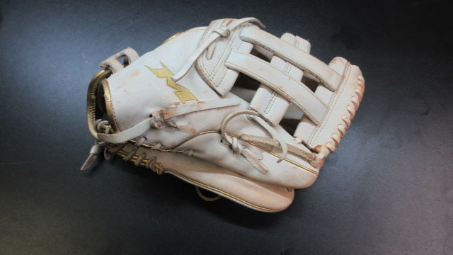 Load image into Gallery viewer, Used Miken Pro Series 13&quot; Leather Softball Glove - RHT
