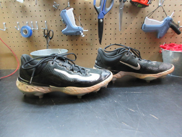 Load image into Gallery viewer, Used Nike Alpha Huarache Elite 4 Low Metal Baseball Cleats - Size 13
