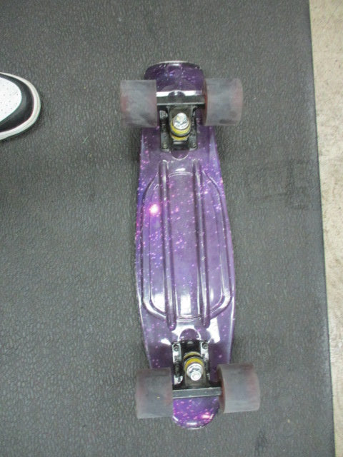 Load image into Gallery viewer, Used Skatro 22&quot; Penny Board
