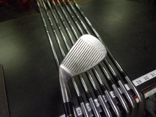 Load image into Gallery viewer, Used Titleist DCI 962 9pc Right Hand Iron Set 3-9 Iron and S,P-Wedge
